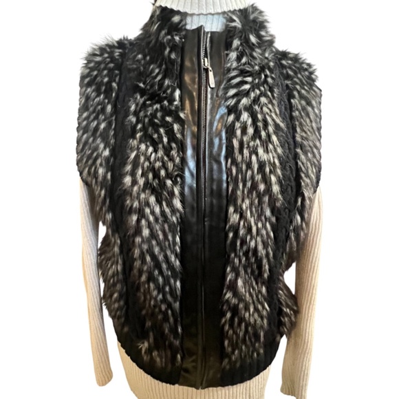 Peter Nygard Faux Fur Vest Black White Zip SZ L Cable Knit on back Stretch - Picture 1 of 15